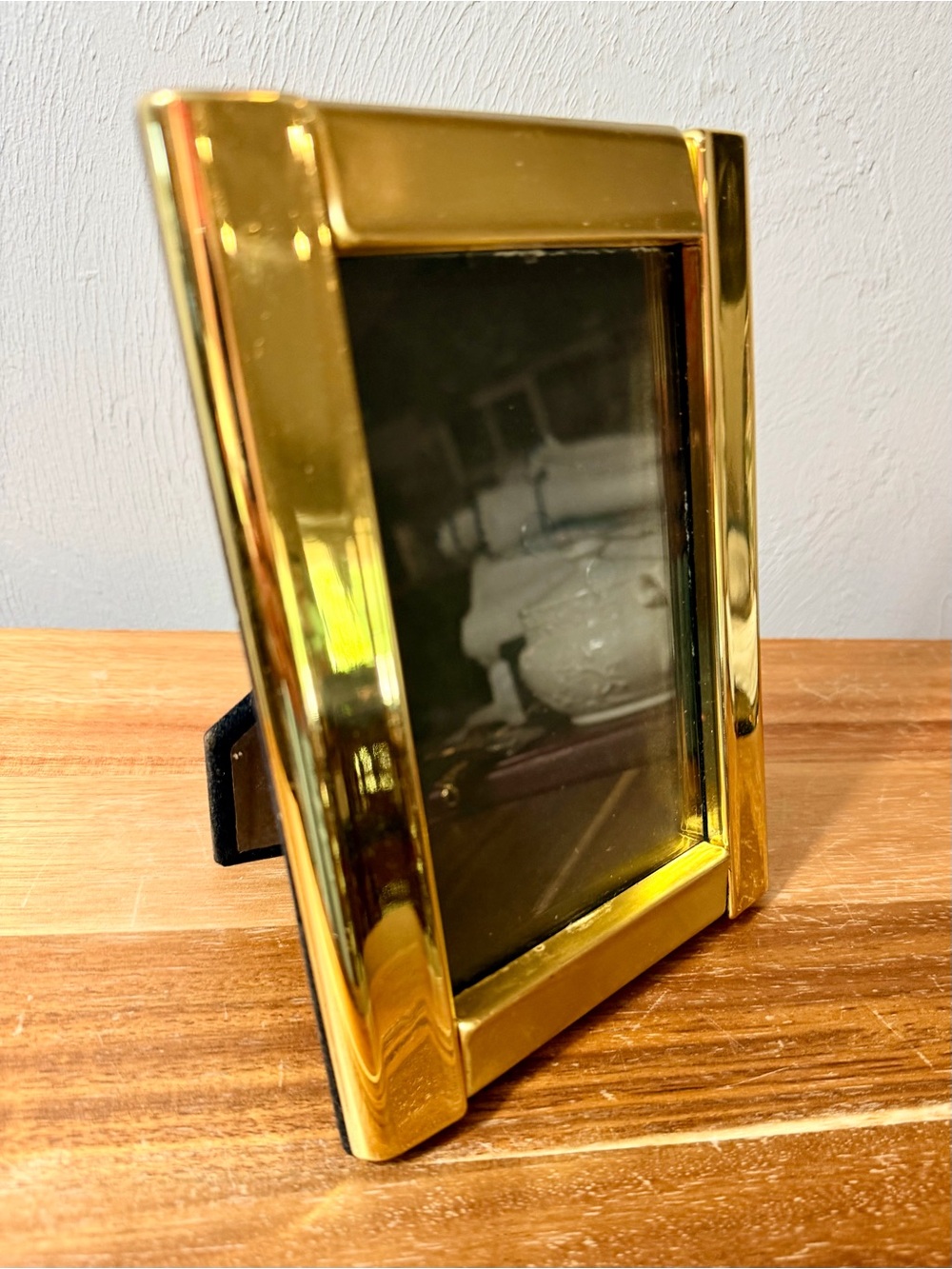 Vintage Brass Finish Photo Frame - Gold Picture Frame for Home Accents - Picture 7 of 12